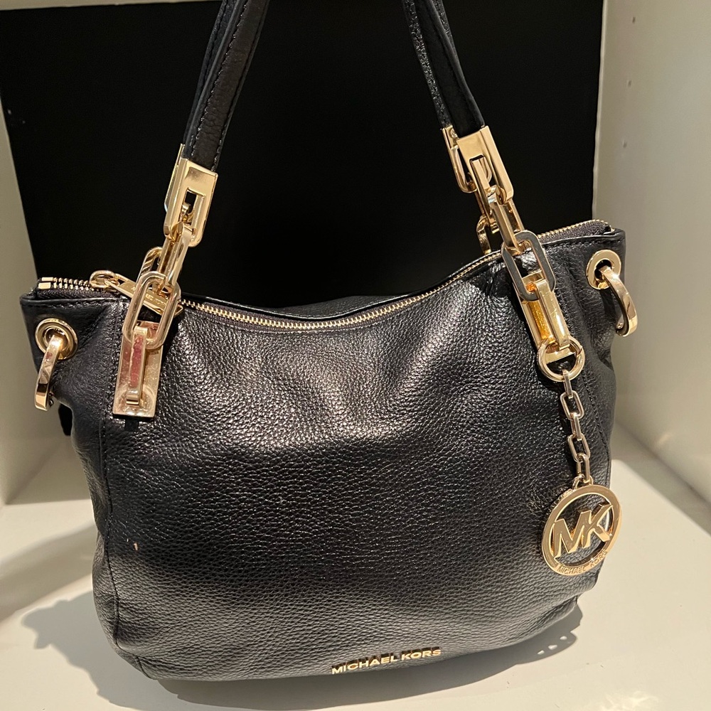 Black Michael Kors shoulder/tote bag